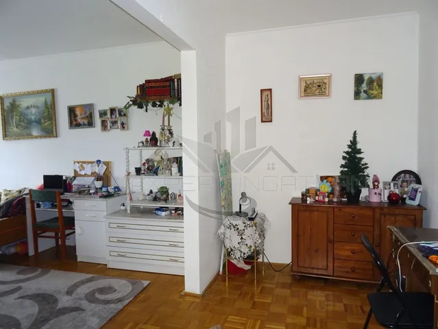 Eladó lakás Győr, Adyváros 53 nm