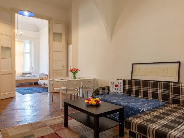 Kiadó lakás Budapest V. kerület, Károly körút 100 nm