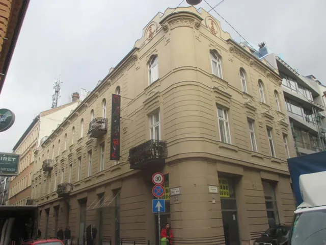 Kiadó lakás Budapest VI. kerület, Hajós utca 90 nm