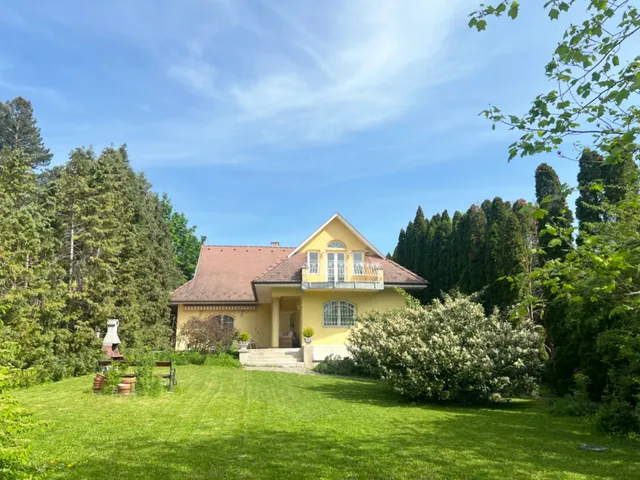 Eladó ház Leányfalu 410 nm