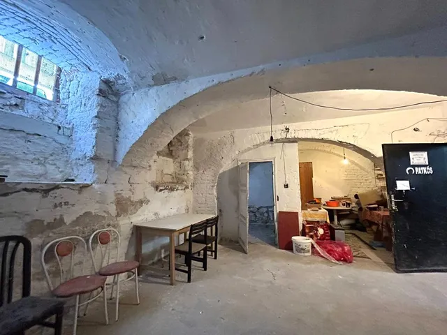 Kiadó kereskedelmi és ipari ingatlan Budapest VII. kerület 138 nm