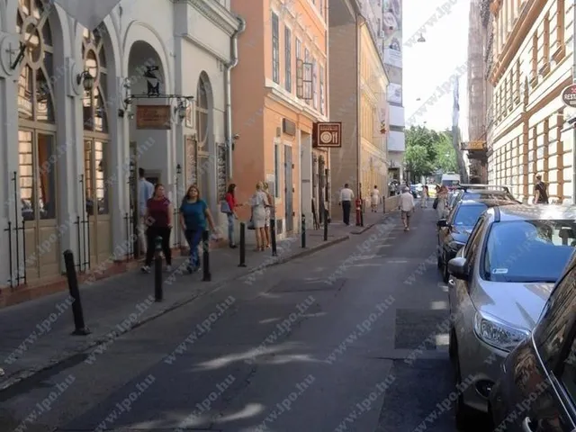Kiadó lakás Budapest VI. kerület, Paulay Ede utca 54 nm