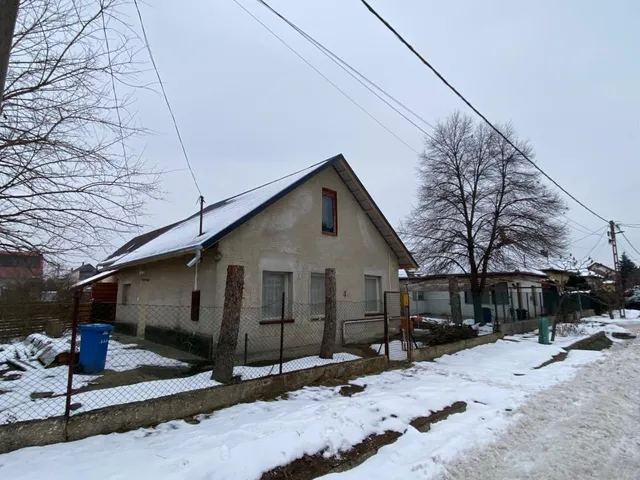 Kiadó ház Felsőpakony, Dr.Jáhn Ferenc utca 56 nm