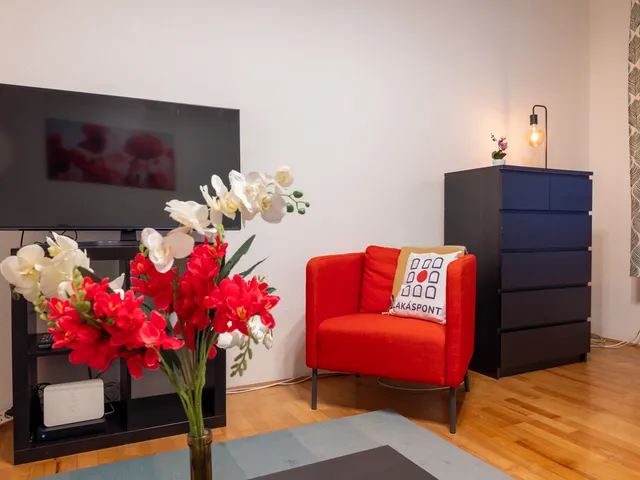 Kiadó lakás Budapest VI. kerület, Nagykörúton belüli terület, Hajós utca 54 nm