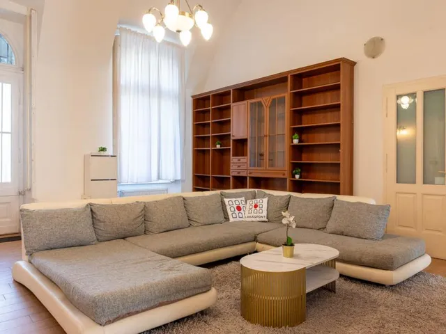 Kiadó lakás Budapest V. kerület, Váci utca 165 nm