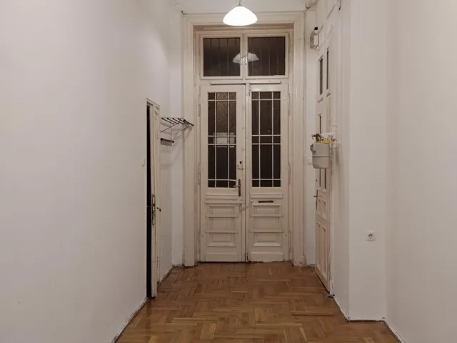 Kiadó kereskedelmi és ipari ingatlan Budapest VI. kerület, Teréz körút 90 nm