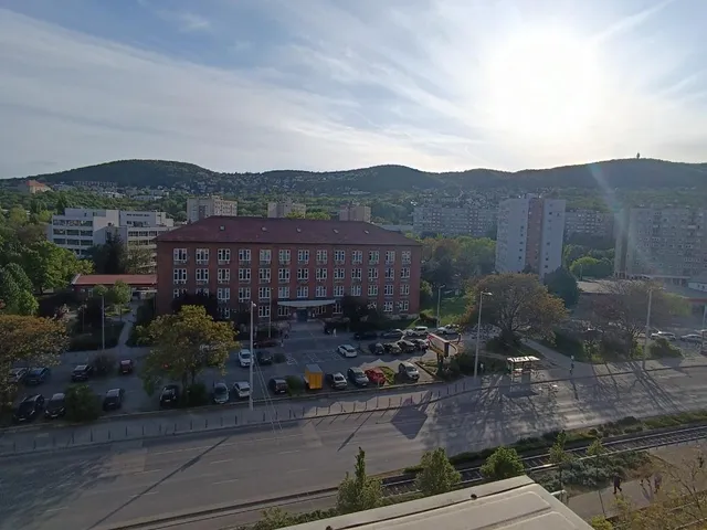 Eladó lakás Budapest III. kerület, Vörösvári út 65 nm
