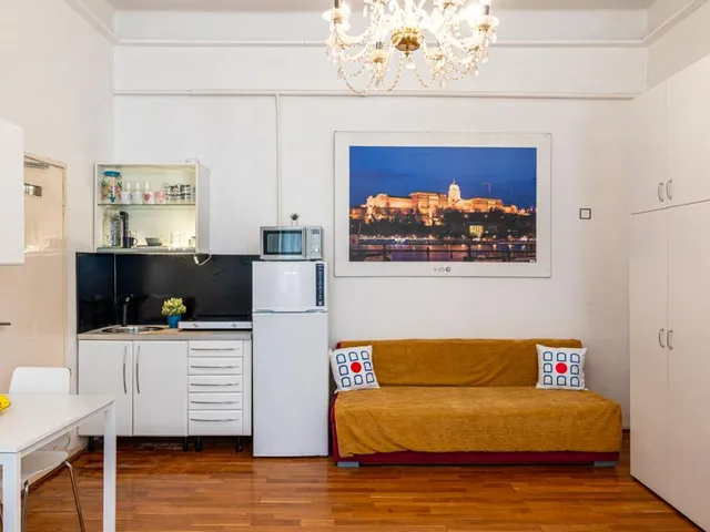 Kiadó lakás Budapest V. kerület, Váci utca 49 nm
