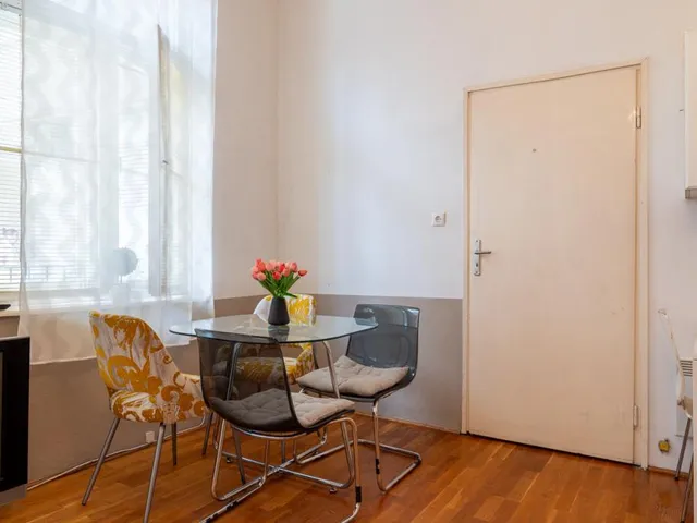 Kiadó lakás Budapest V. kerület, Váci utca 49 nm