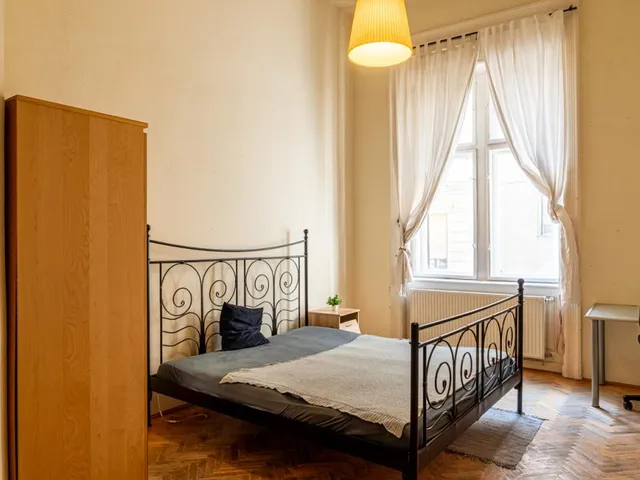 Eladó lakás Budapest VI. kerület, Lovag utca 89 nm