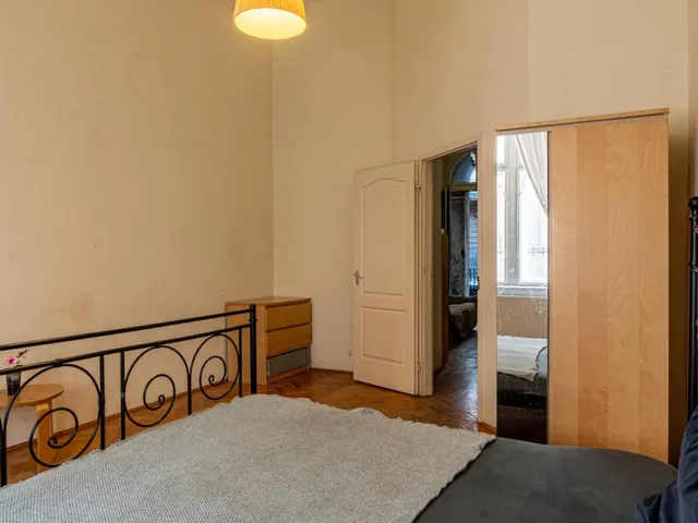 Eladó lakás Budapest VI. kerület, Lovag utca 89 nm
