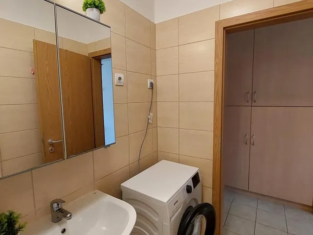 Kiadó lakás Budapest VIII. kerület, Mátyás tér 28 nm
