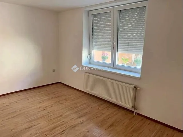Eladó ház Szolnok, Koszorú utca 60 nm