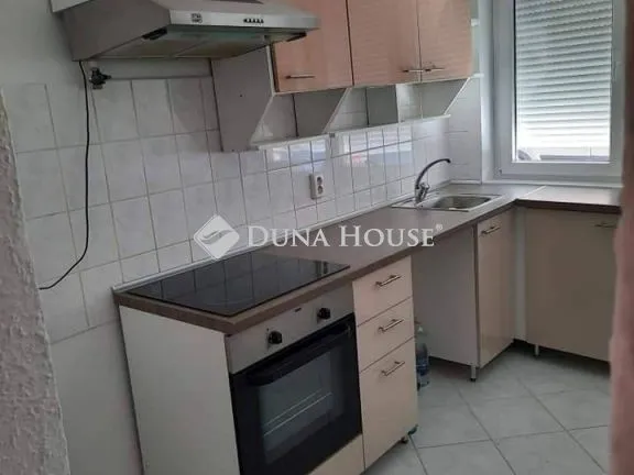 Eladó ház Szolnok, Koszorú utca 60 nm