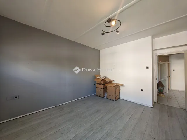 Eladó lakás Szolnok 93 nm