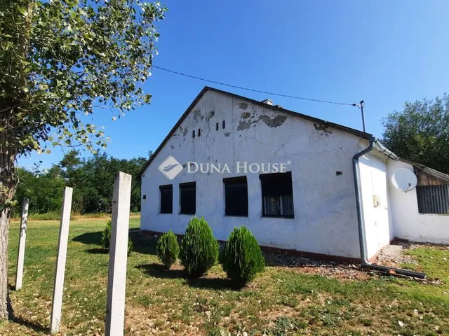 Eladó mezőgazdasági ingatlan Jászkisér, Nincs utca 90 nm
