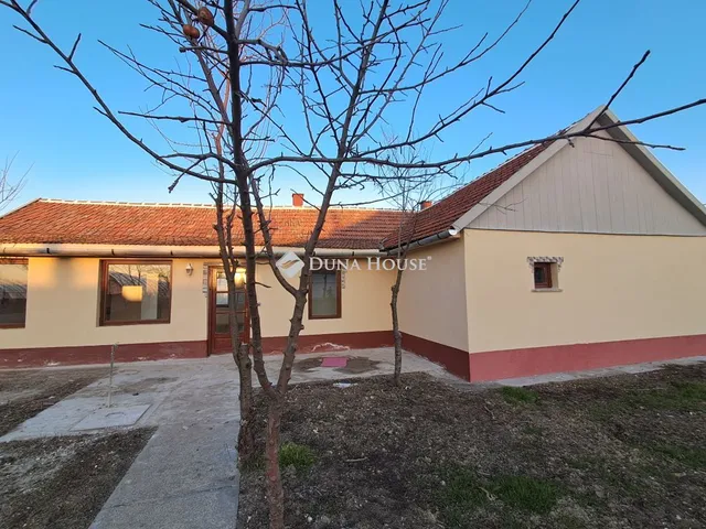 Eladó ház Fegyvernek 130 nm