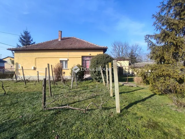 Eladó ház Kenderes, Rákóczi út 92 nm