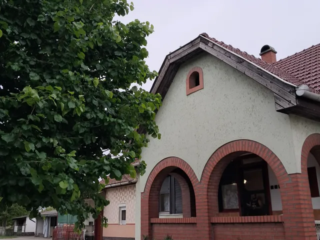 Eladó ház Tiszaföldvár 82 nm