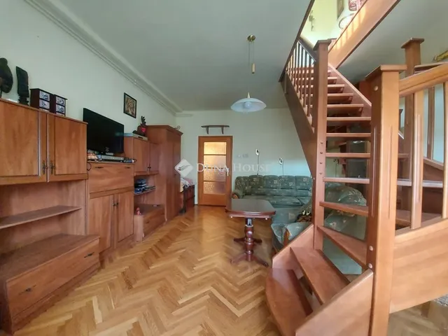 Eladó lakás Szolnok 63 nm