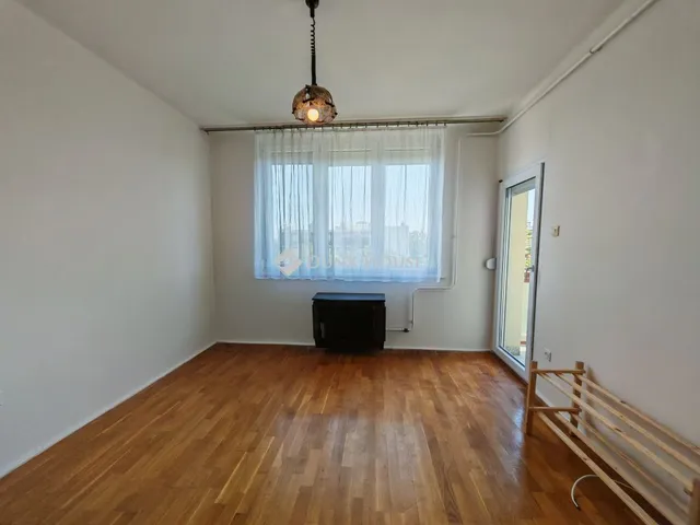 Kiadó lakás Szolnok, Csokonai utca 52 nm
