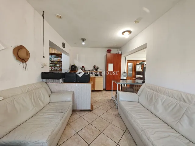 Eladó ház Tiszajenő 120 nm