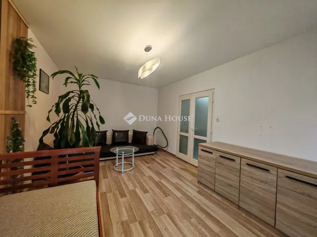 Kiadó lakás Szolnok, Aranyi Sándor utca 51 nm