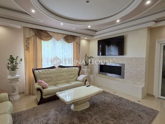 Eladó lakás Abony, Vasút út 147 nm