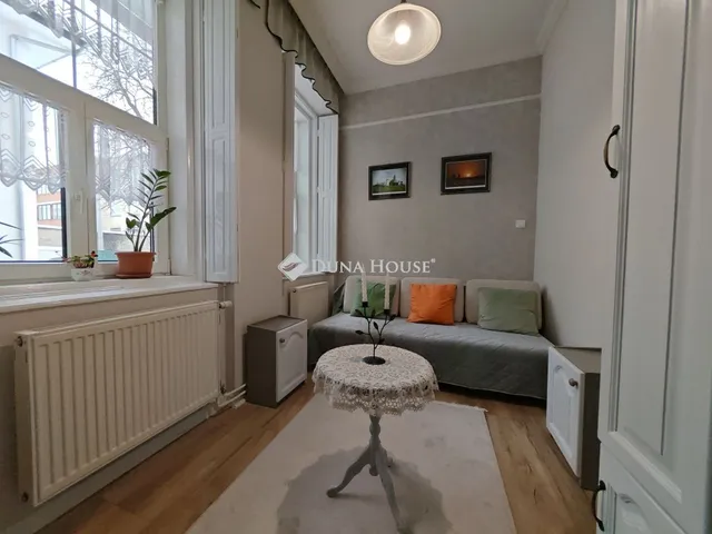 Eladó lakás Szolnok, Táncsics Mihály utca 105 nm