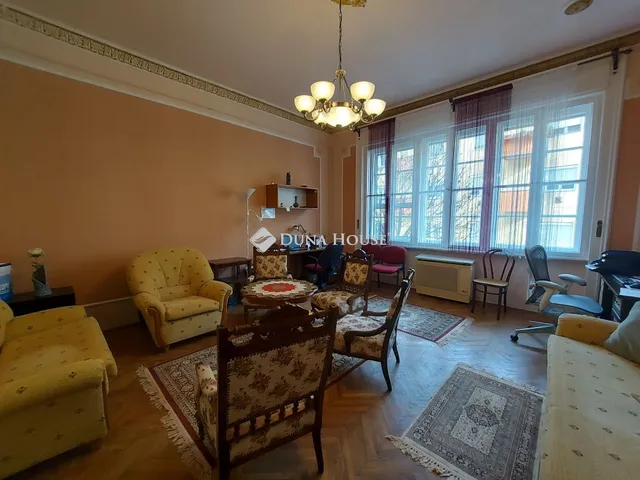 Eladó lakás Szolnok, Táncsics Mihály utca 102 nm