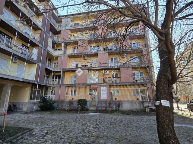 Kiadó lakás Szolnok, Kossuth tér 63 nm