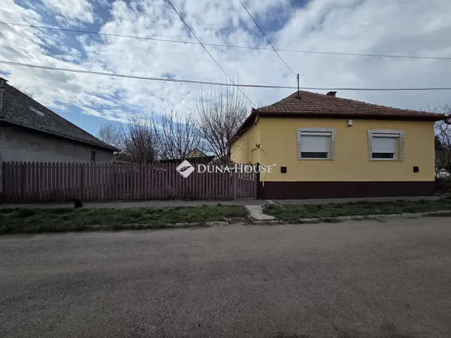 Eladó ház Szolnok 58 nm