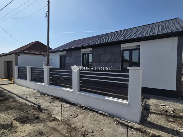 Eladó ház Szolnok, Bimbó utca 78 nm