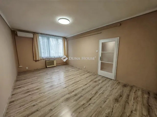 Eladó lakás Szolnok, Kolozsvári utca 43 nm