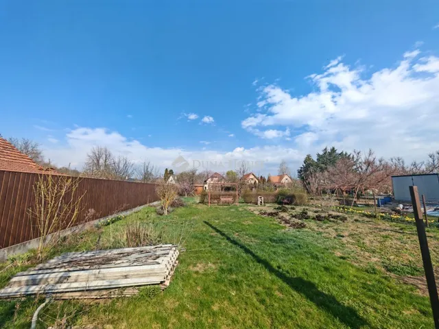 Eladó telek Szolnok, Borostyán utca 555 nm