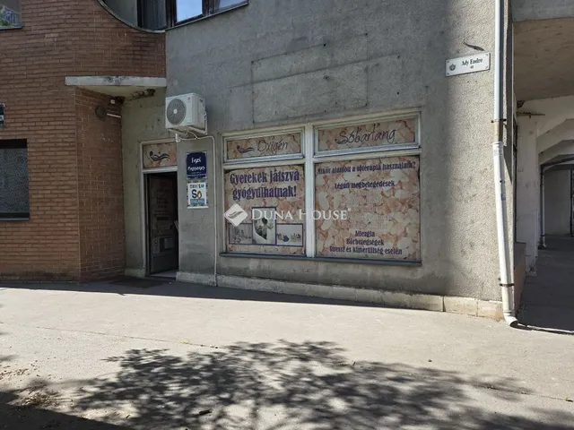Eladó kereskedelmi és ipari ingatlan Szolnok, Ady Endre utca 60 nm