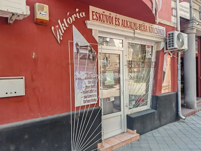 Eladó kereskedelmi és ipari ingatlan Szolnok, Batthyány utca 26 nm