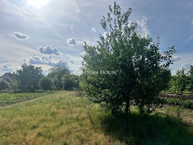 Eladó telek Szolnok, Krúdy Gyula utca 2824 nm