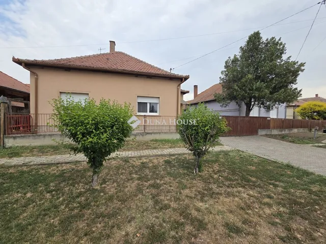 Eladó ház Tiszapüspöki 142 nm