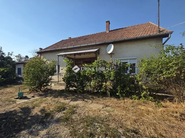 Eladó ház Kenderes, Rákóczi út 114 nm