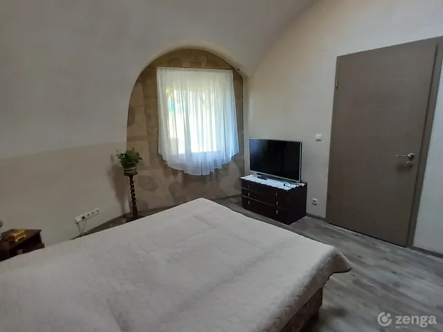 Eladó ház Lábatlan 200 nm