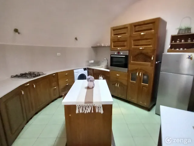 Eladó ház Lábatlan 200 nm