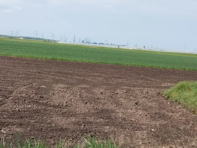 Eladó kereskedelmi és ipari ingatlan Győr, Győrszentiván 1 nm