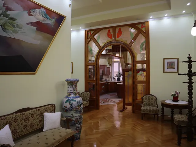 Eladó lakás Győr, Belváros, b 282 nm