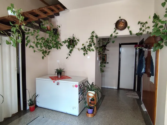 Eladó ház Tét, z 180 nm