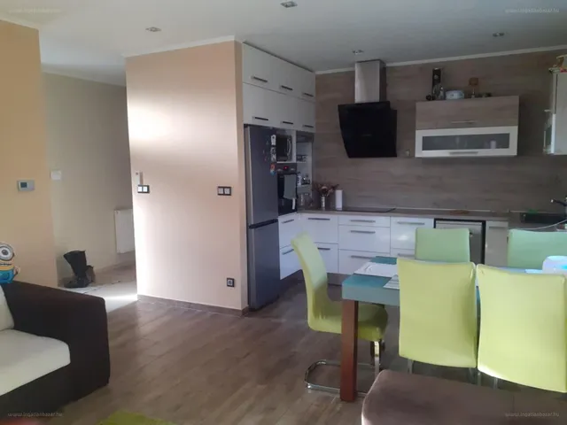 Eladó ház Koroncó, z 95 nm