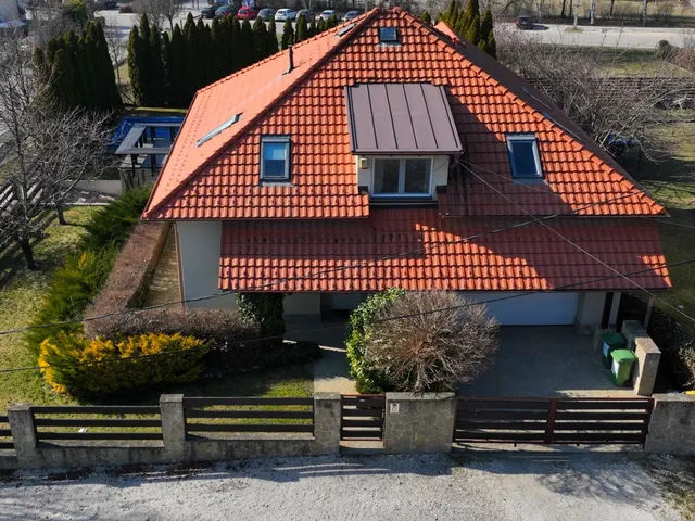 Eladó ház Telki, t 310 nm