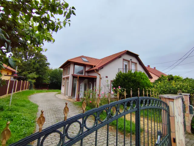 Eladó ház Győr, Ménfőcsanak 180 nm