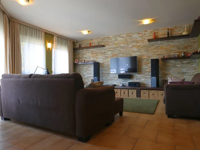 Eladó ház Telki, f 310 nm