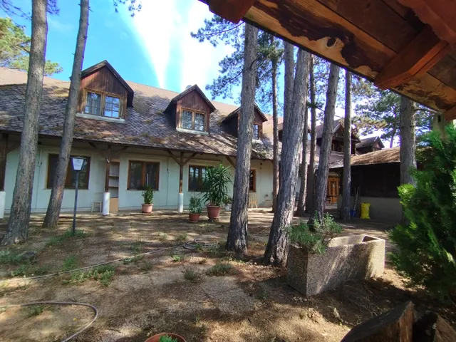 Eladó kereskedelmi és ipari ingatlan Győr, Győrszentiván 700 nm